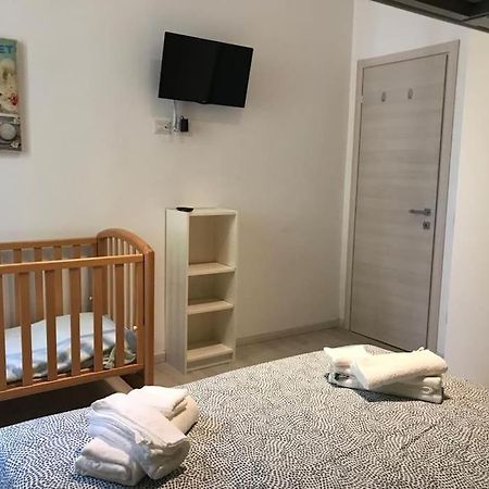 Appartamento In Zona Bocconi Milan Luaran gambar
