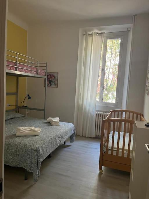Appartamento In Zona Bocconi Milan Luaran gambar
